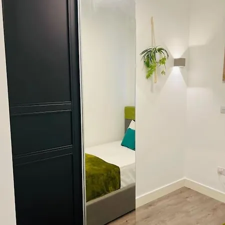 Apartment Stunning Two Bed Flat In