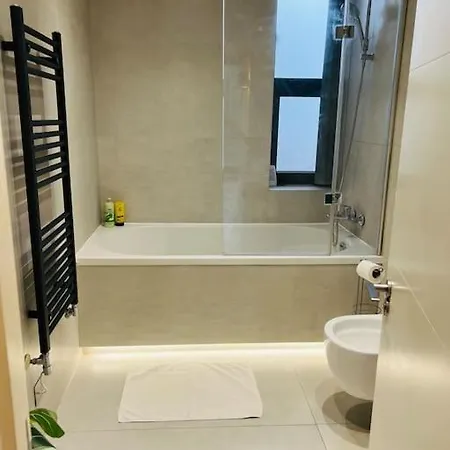 Stunning Two Bed Flat In