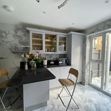 Tina Guest house *