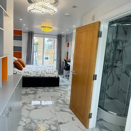 Guest house Tina London