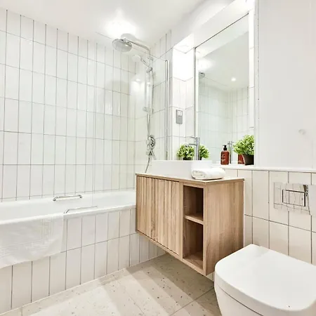 Apartment Amazing 3 Bed Great Portland Street London