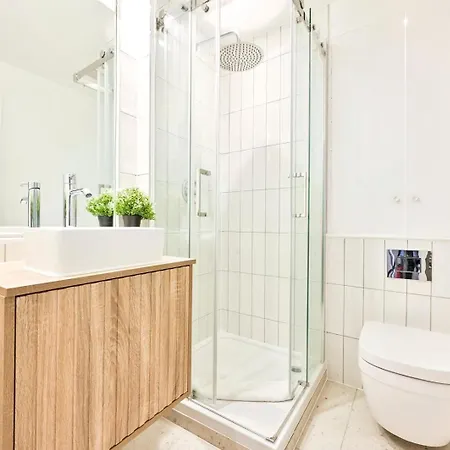 Apartment Amazing 3 Bed Great Portland Street London