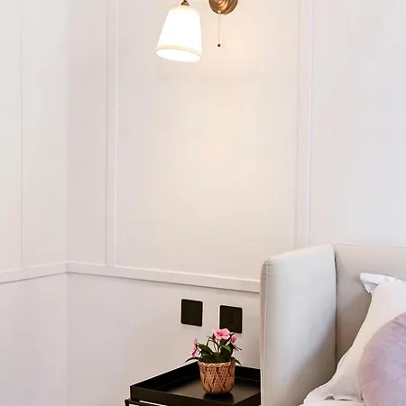 Amazing 3 Bed Great Portland Street Apartment London