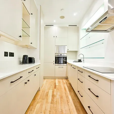 Amazing 3 Bed Great Portland Street *