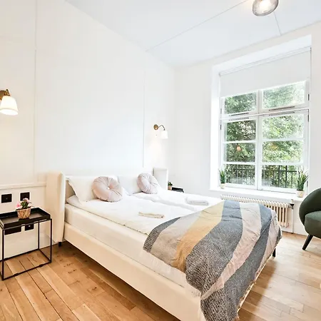 Amazing 3 Bed Great Portland Street London