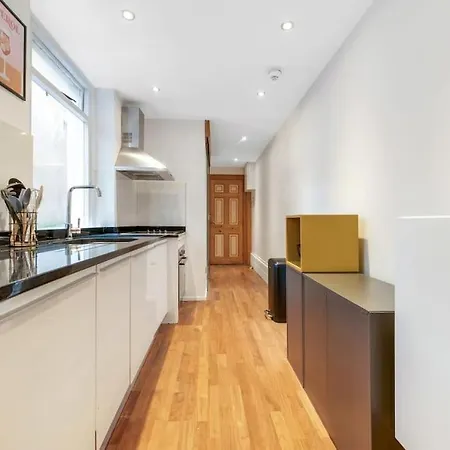 Marble Arch 1 Bedroom Apartment *