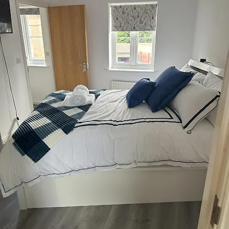 Guest house Lavish 3 Story House With Full Of Comfort *