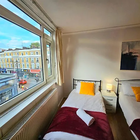 Bright & Spacious In Building With Lift, Right Next To Bayswater Station - Walk To Kensington Palace, Hyde Park, Little Venice & Notting Hill لندن