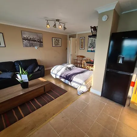 Cheap Kensington Apartment London