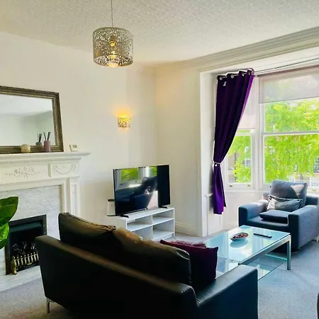 Luxury In Paddington Apartment
