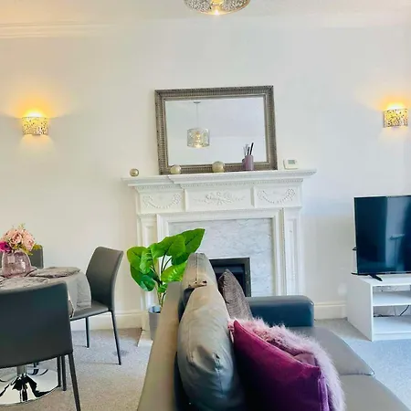 Luxury In Paddington Apartment London