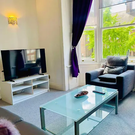 Luxury In Paddington Apartment