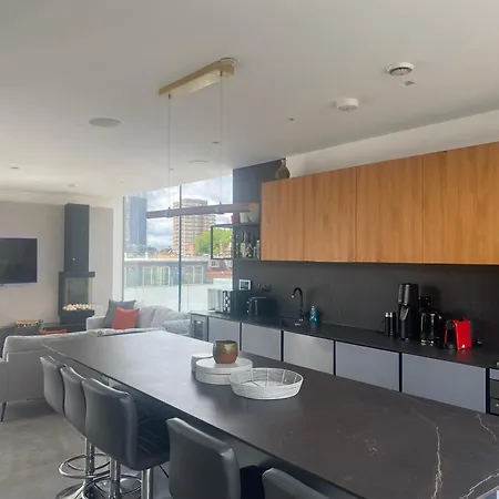 Shoreditch 3 Bed 2 Bath Large Terrace & Park View *