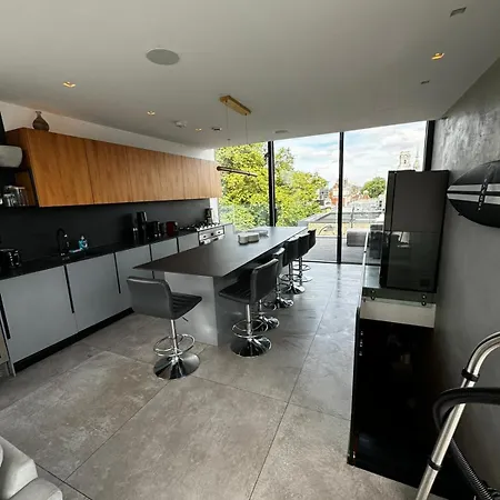 Shoreditch 3 Bed 2 Bath Large Terrace & Park View *