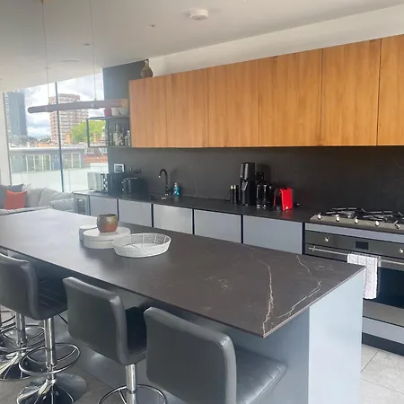 Shoreditch 3 Bed 2 Bath Large Terrace & Park View Apartment