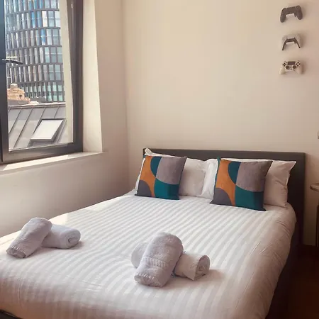 Shoreditch 3 Bed 2 Bath Large Terrace & Park View Apartment London