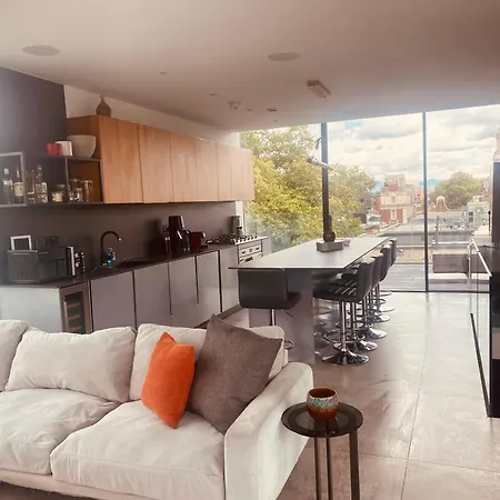 Shoreditch 3 Bed 2 Bath Large Terrace & Park View Apartment