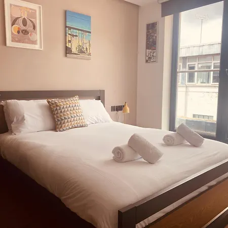 Shoreditch 3 Bed 2 Bath Large Terrace & Park View *