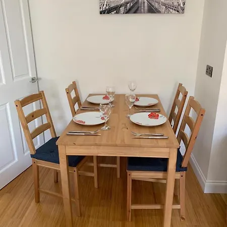 Retreat At Hindsley's Place Londra