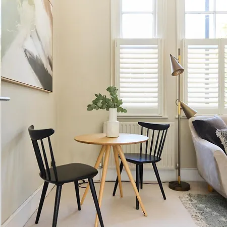 Apartment The Putney Classic - Trendy 2bdr Flat London
