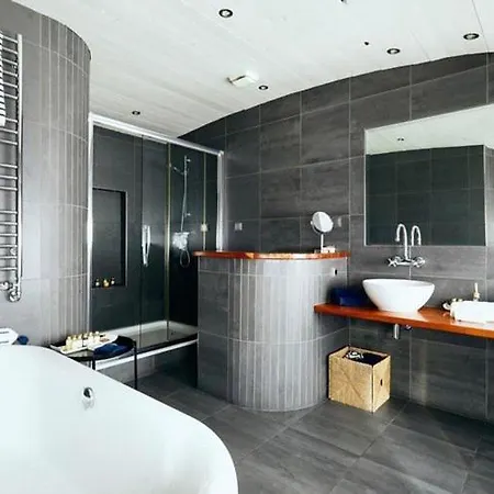 Le Sorelle Hotel en barco Londres