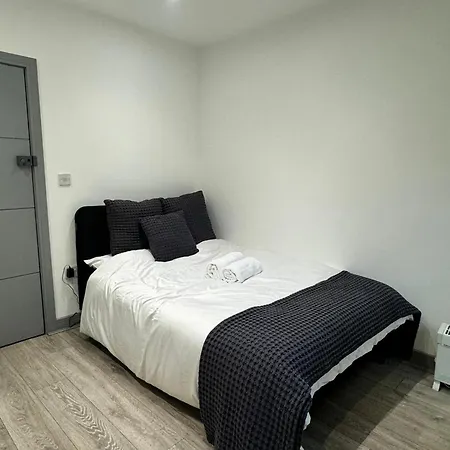Retreat Apartment *