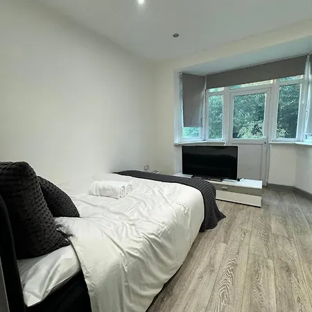 Retreat Apartment Romford