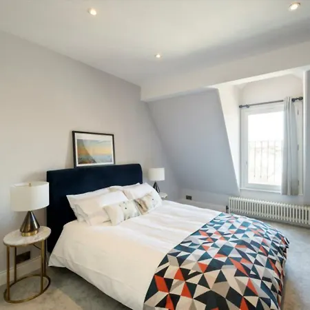 Top Floor Penthouse Green Park Mayfair 2 Super King Beds