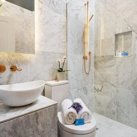 Stylish Hyde Park Gem Apartment