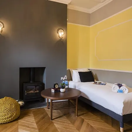 Stylish Hyde Park Gem London
