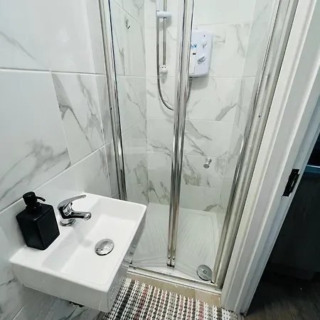 Halloway Guest 54 Apartment