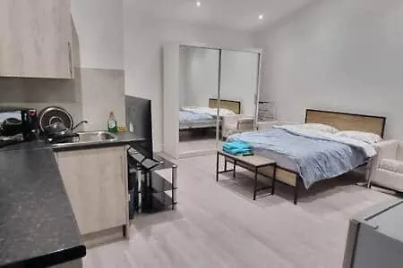 Centre Large Private Apartment *