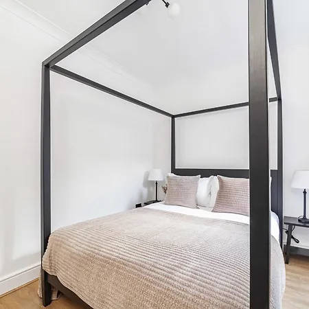 Chic Chelsea Retreat In A Victorian Building * London
