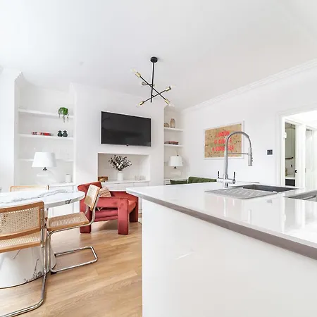 Chic Chelsea Retreat In A Victorian Building * London