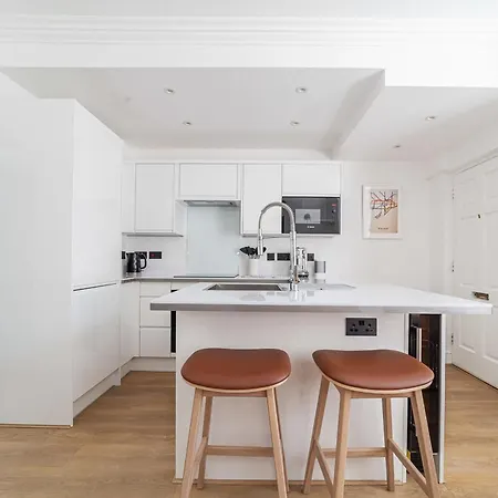 Apartment Chic Chelsea Retreat In A Victorian Building
