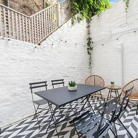 Chic Chelsea Retreat In A Victorian Building Apartment London