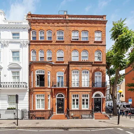 Chic Chelsea Retreat In A Victorian Building Apartment *