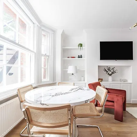 Chic Chelsea Retreat In A Victorian Building London