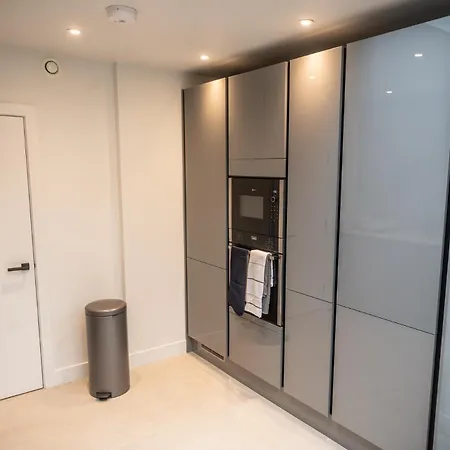 Modern 2 Bed Charlotte Street On 3rd Floor Apartamento *