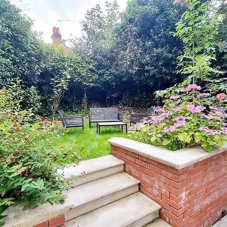 Apartment Charming Victorian With Aircon In *