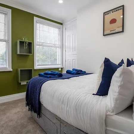 Spacious 3 Bed 3 Bath Aldgate Appartamento