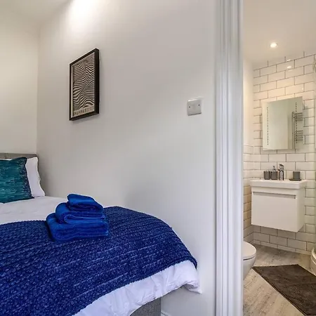 Spacious 3 Bed 3 Bath Aldgate Appartamento *