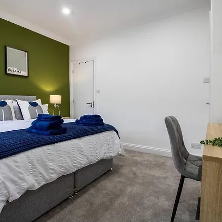 Spacious 3 Bed 3 Bath Aldgate * Londra