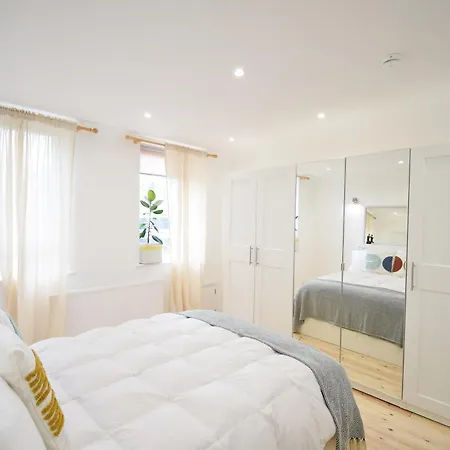 Apartment Latimer Place