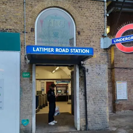 Apartment Latimer Place London