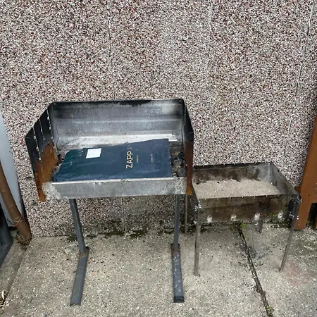 In Shared House In Kensington