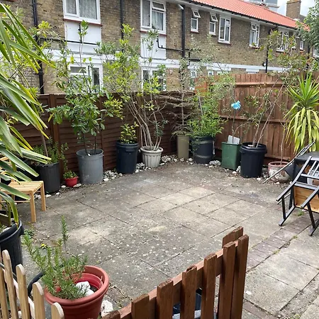 In Shared House In Kensington London