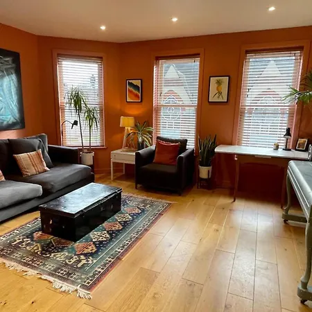 Apartment Charming And Spacious 2 Bed Near Kensal Green Tube London