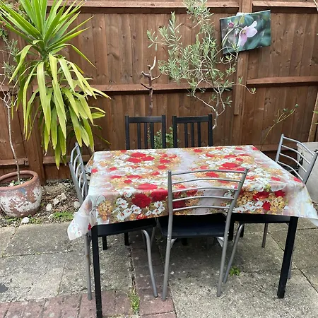 In Shared House In Kensington London