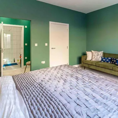 Holiday home Oasis - Spacious 4 Bedroom House